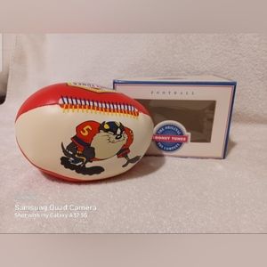 Vintage Looney tunes sports club football ball